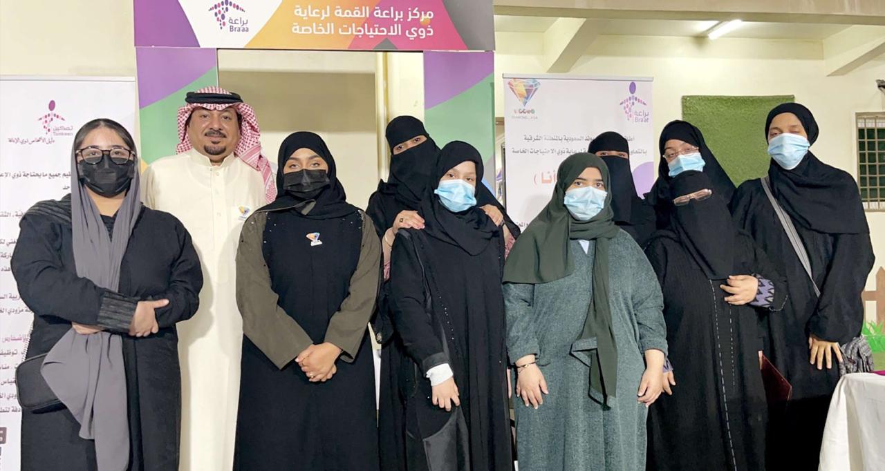 حنان العليان تقدم ورشة المكياج السينمائي 
