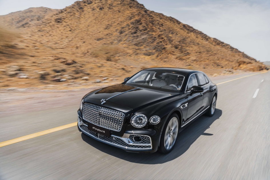  بمحرّك V8 الجبّار في المملكة العربية السعودية تنطلق Flying Spur  بقوّة