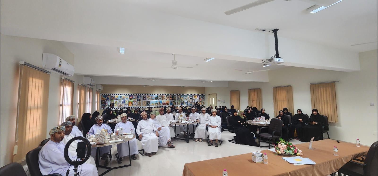 *مشاركة مدرسة الحسنى للتعليم الأساسي بولاية السويق في ملتقى نحن شركاء في صناعة مستقبلهم *