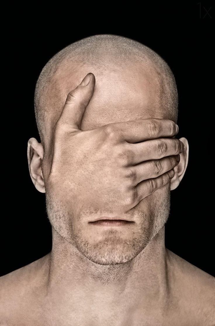 يقظةٌ مُؤْلِمةٌ 